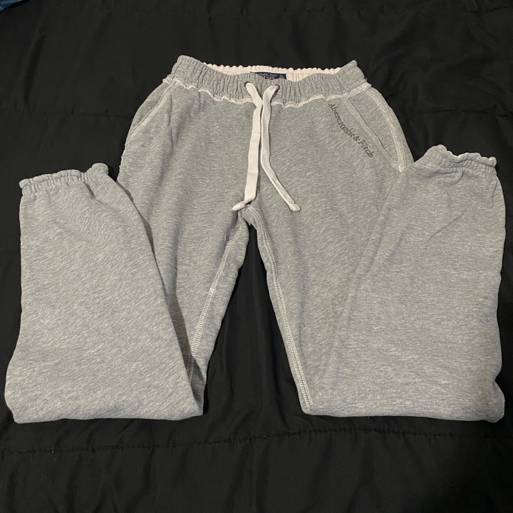 Gray abercrombie & fitch sweatpants .